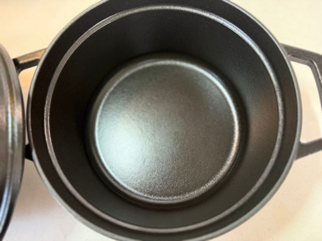 STAUB ココット22cm 黒 ピッグ チキンノブ付