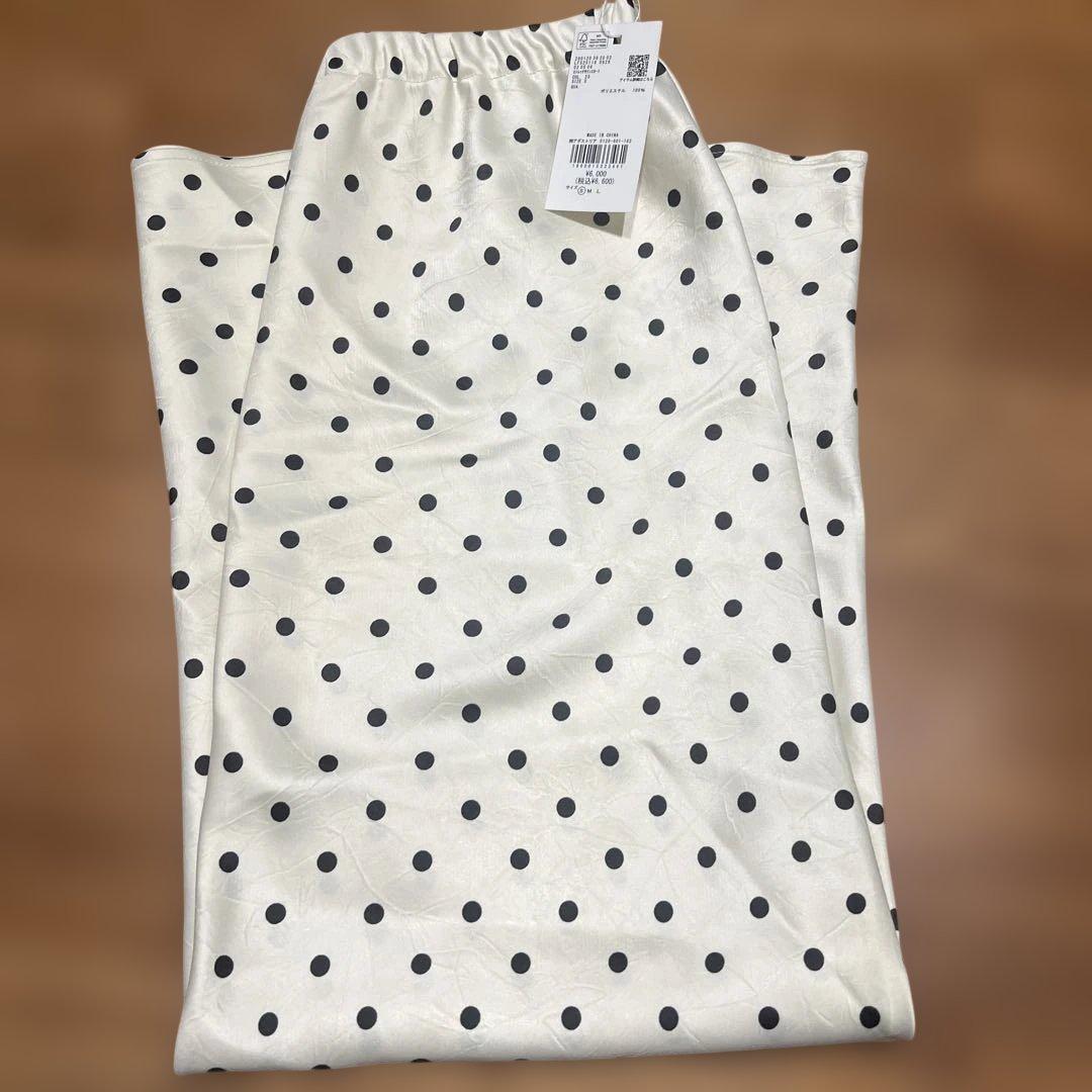 新品　LOWRYS FARM ストレッチサテンスカート　ドット