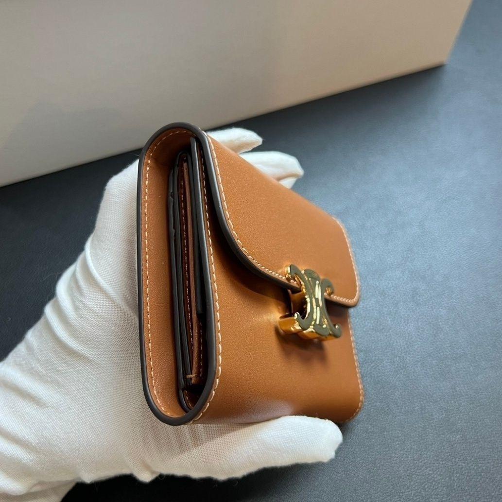 ブラウンレザー 三つ折り財布 ゴールド金具