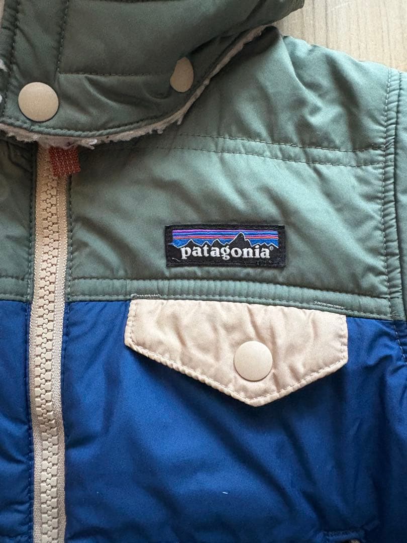 patagonia フード付きダウン　アウター　リバーシブル