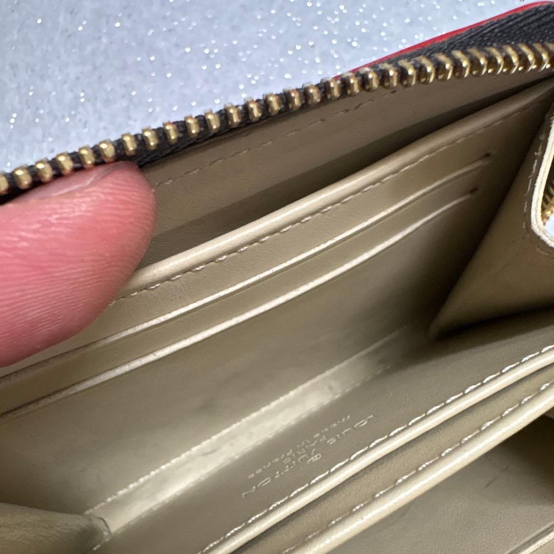 ルイヴィトン　LOUIS VUITTON ジッピーパース　二つ折り財布