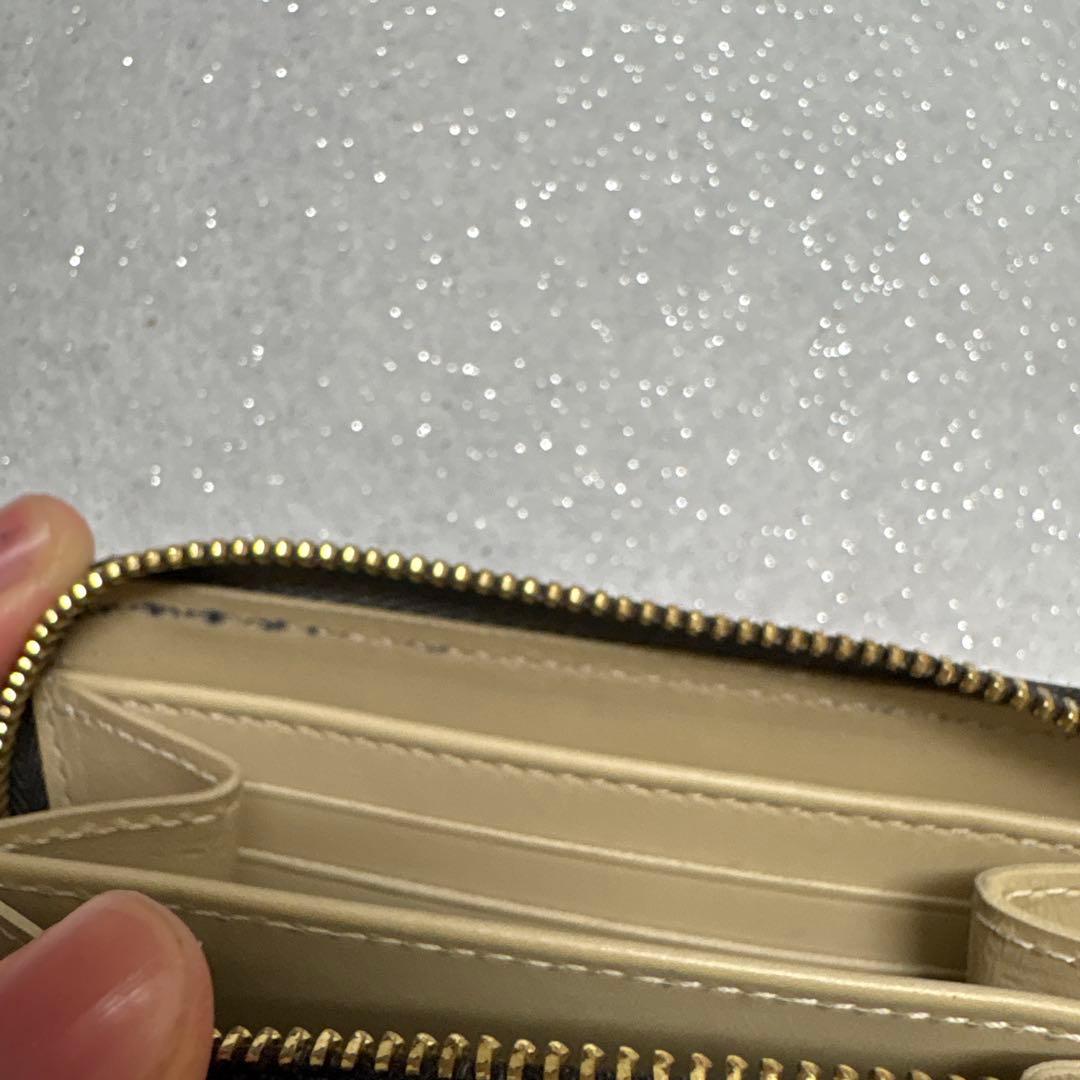 ルイヴィトン　LOUIS VUITTON ジッピーパース　二つ折り財布