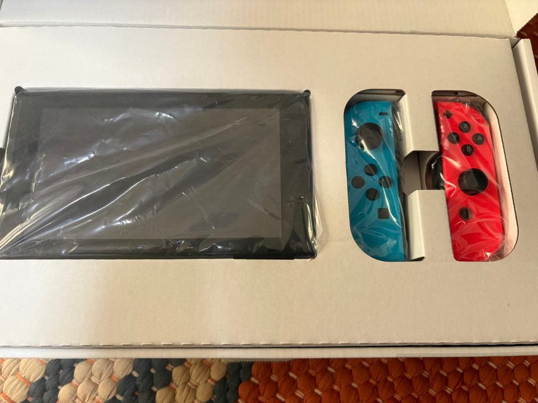Nintendo Switch 本体 ネオンブルー/レッド　ニンテンドースイッチ