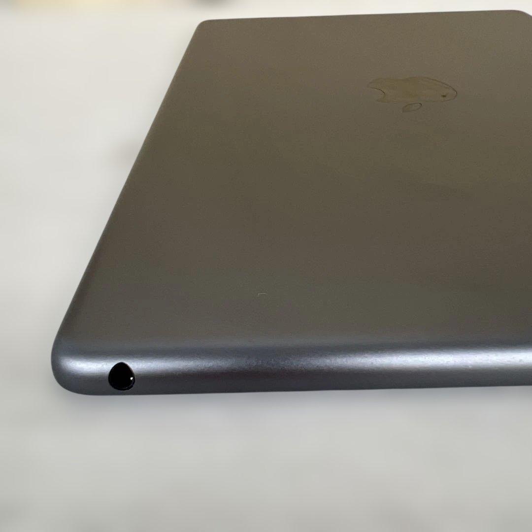 603095Apple iPad 第８世代Wi-Fi 32GB スペースグレイ