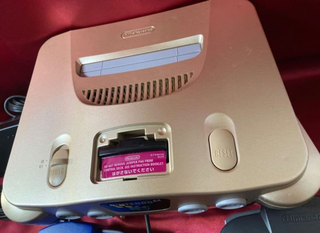 NINTENDO 64 ゴールド　3色AVゲーブルなし　ニンテンドー64