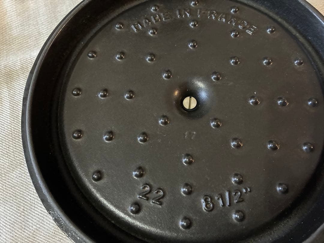koro　staub 両手鍋 黒 22cm ピコココットラウンド