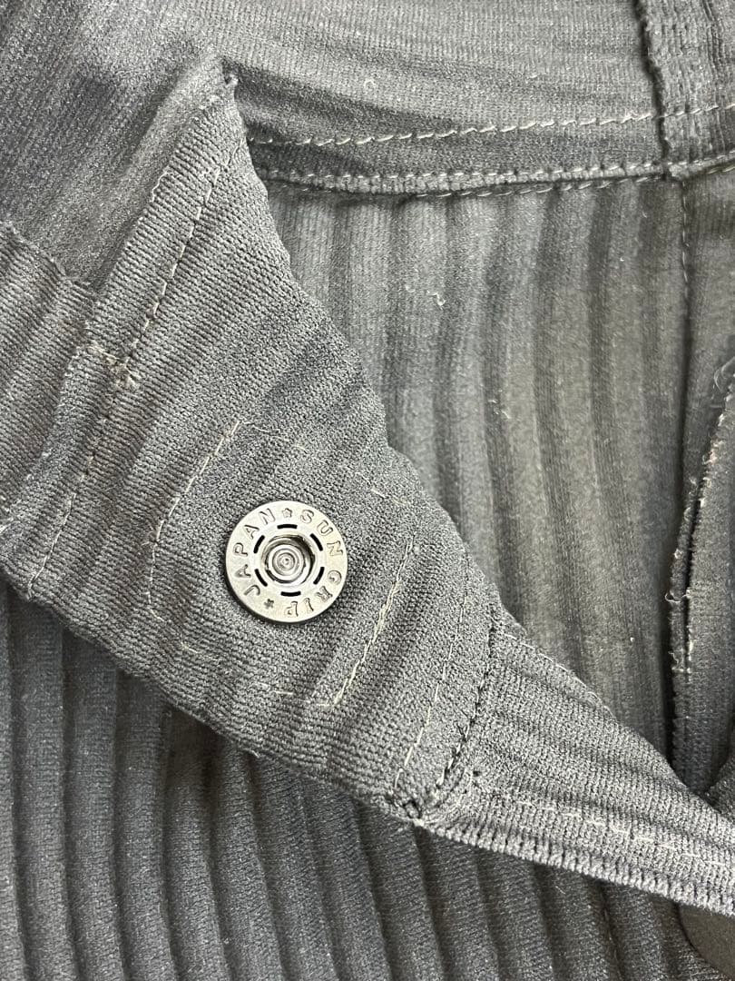 HOMME PLISSE ISSEY MIYAKE スナップボタン パーカー