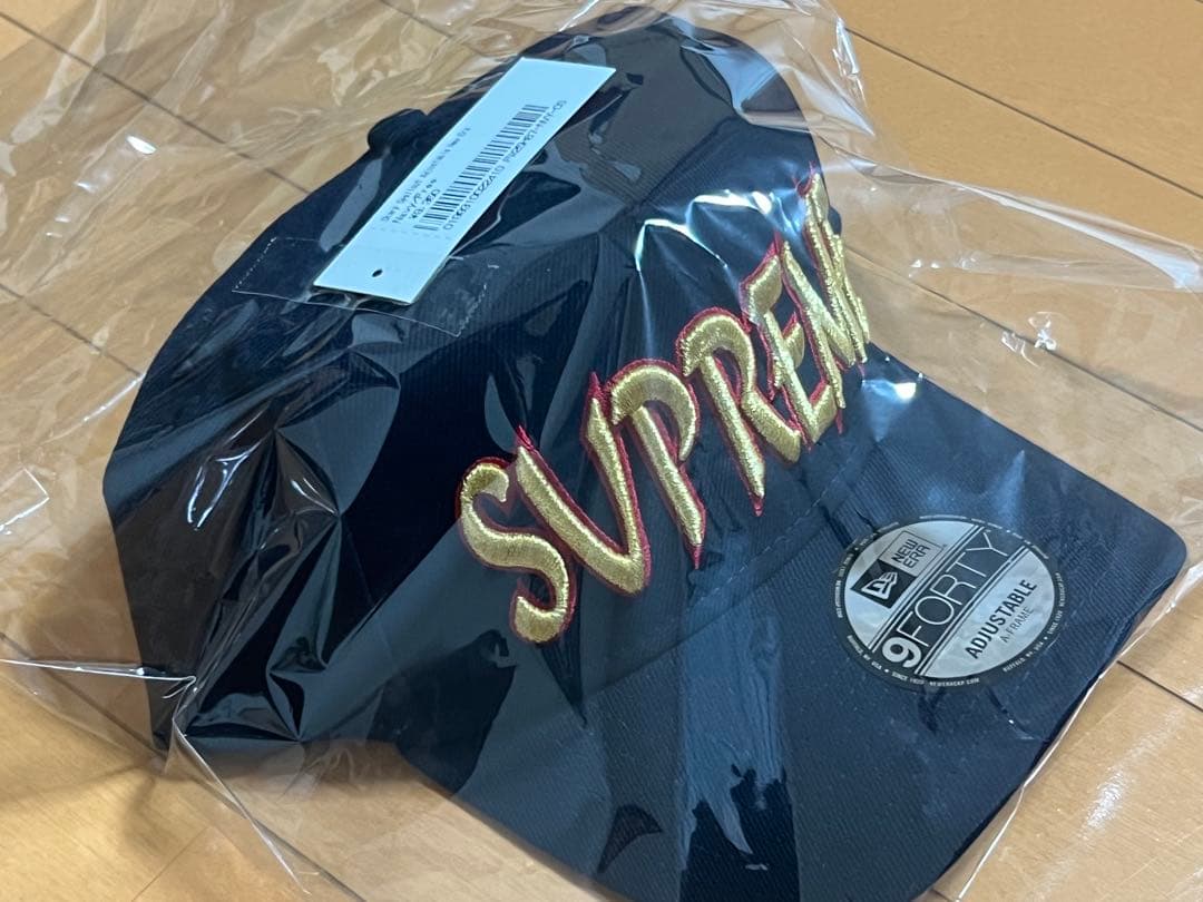 Supreme Sharp Spellout Adjustable ニューエラ