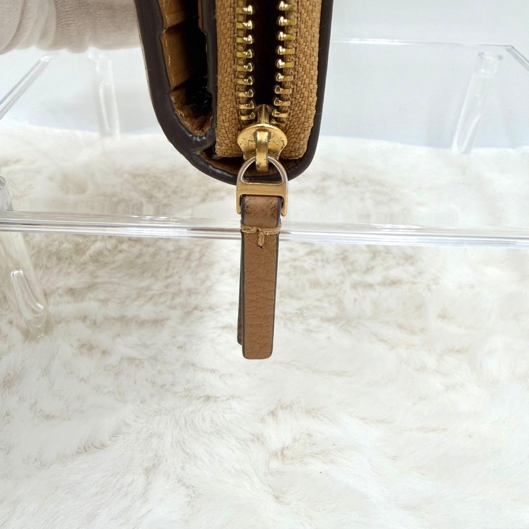 【美品】TORY BURCH レザー　二つ折り財布　トリーバーチ
