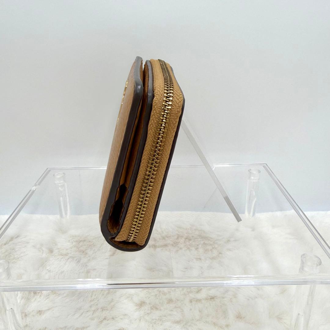 【美品】TORY BURCH レザー　二つ折り財布　トリーバーチ
