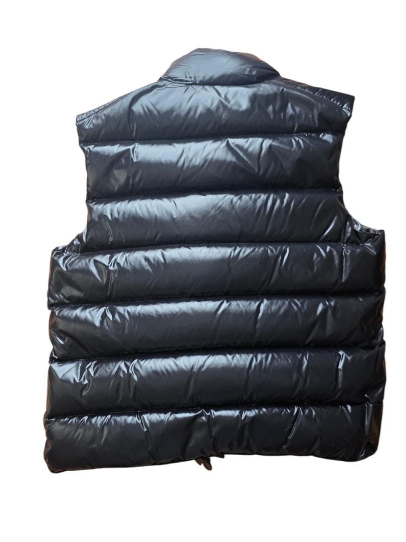 MONCLER ブラック ダウンベスト