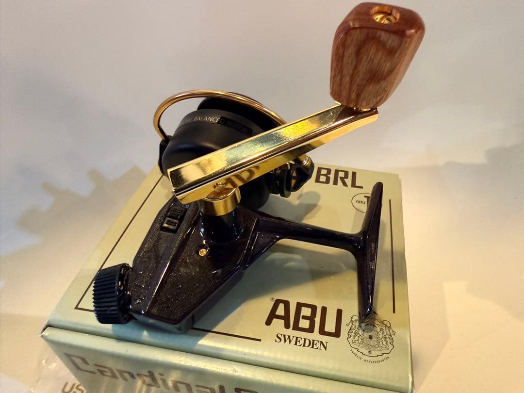 ABU カーディナル3BRL新品未使用レア品ウッドハンドル標準