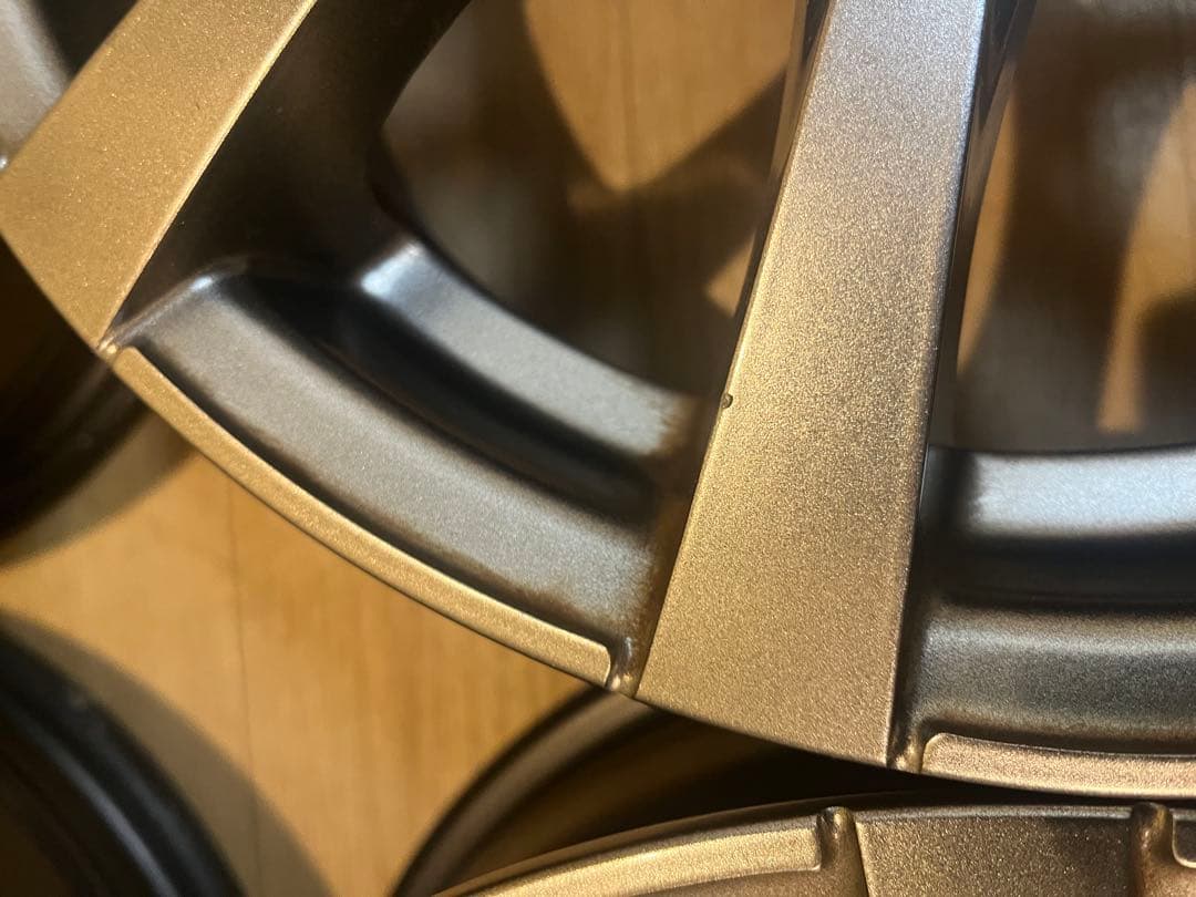 送料込！ホットスタッフ5.5J4H100の15インチ アルミホイールガンメタ4枚
