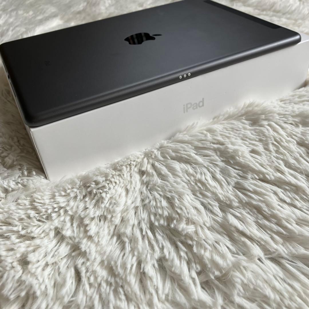 【早い者勝ち】iPad 第7世代 32GB SIMフリー【すぐ発送】【付属品】