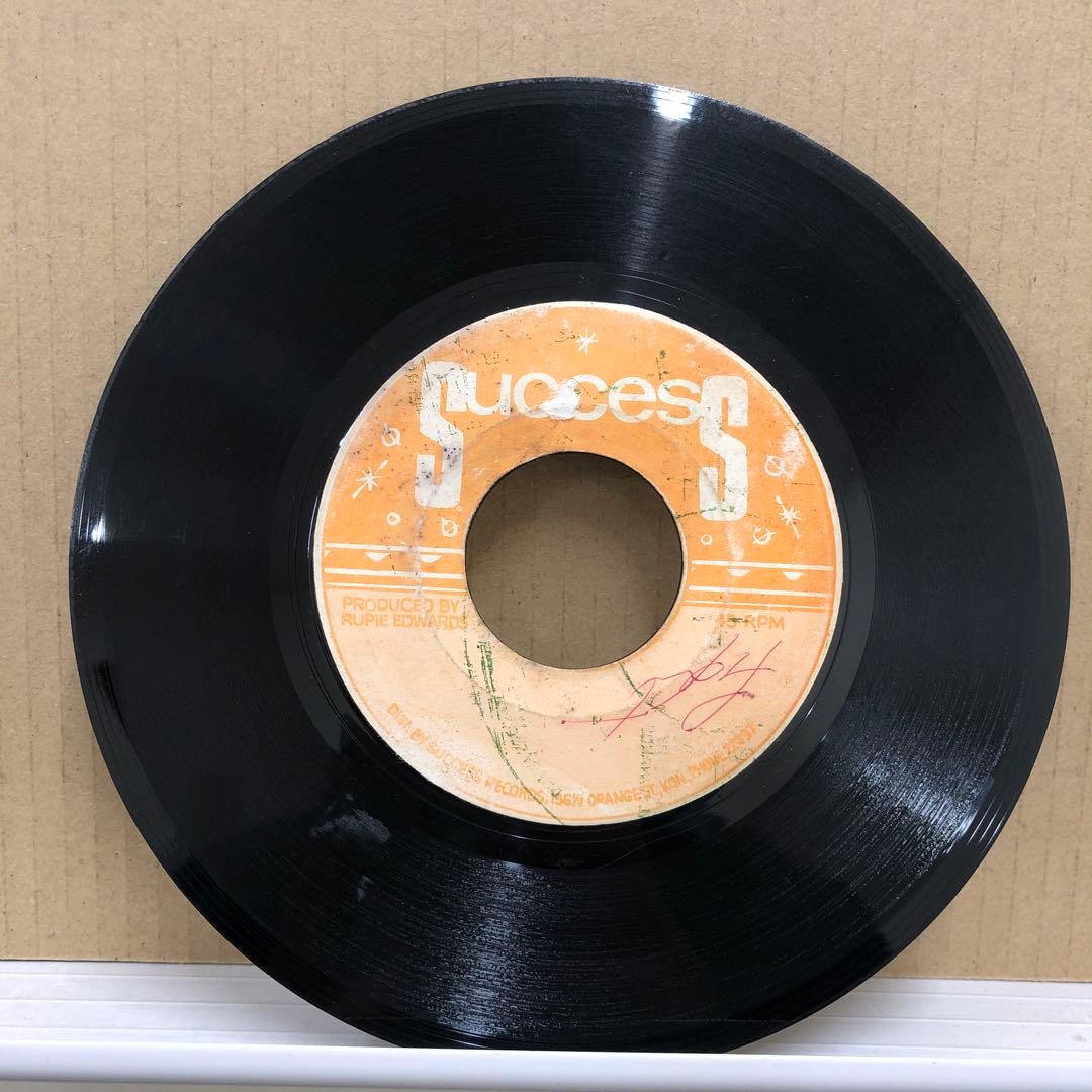 REGGAEレコードRupie Edwards /Trying To Fight