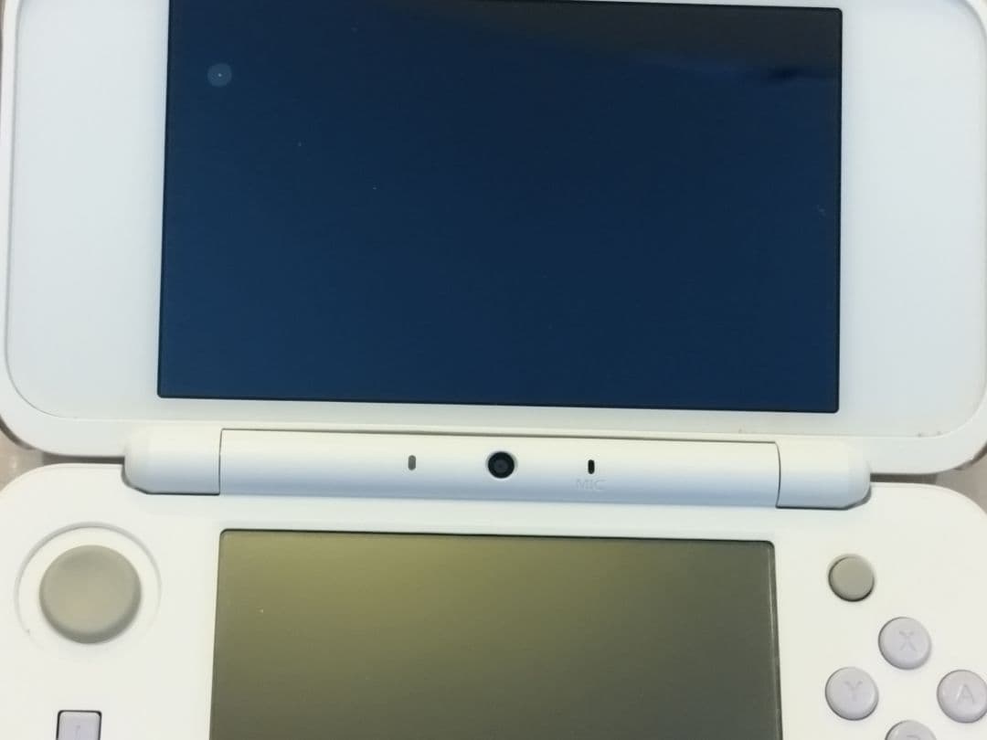 3DS　本体とカバーのみ　SDカードとタッチペン無し　初期化済み