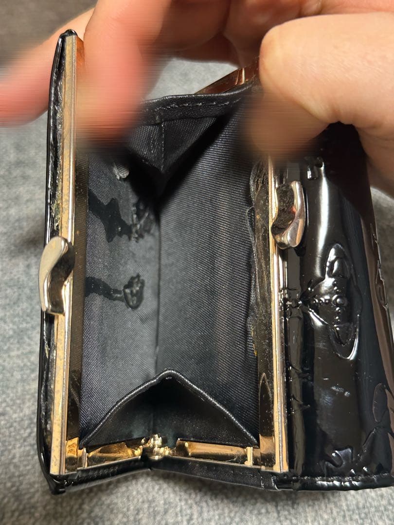 Vivienne Westwood エナメル ブラック 三つ折り財布