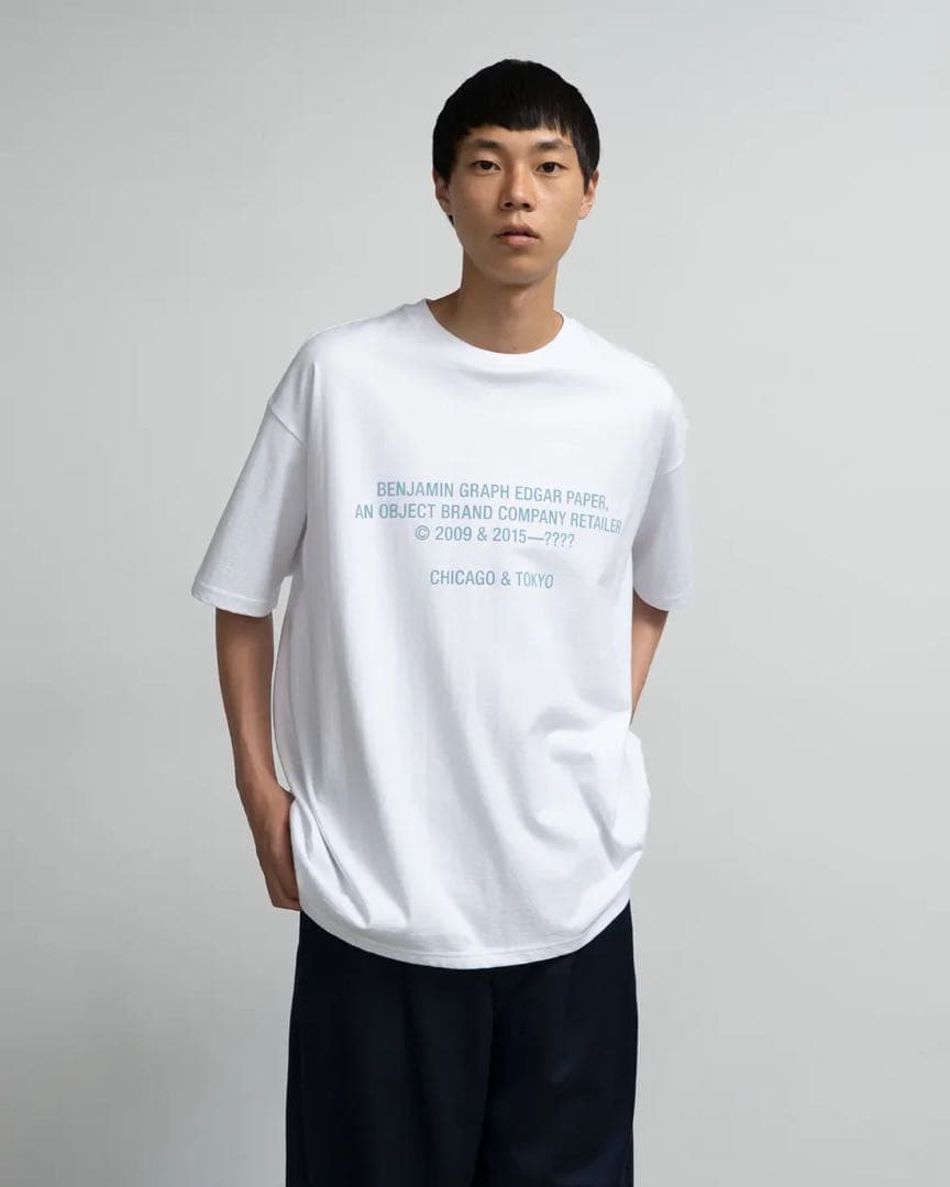 トップス BENJAMIN GRAPH EDGAR PAPER Oversized Tee