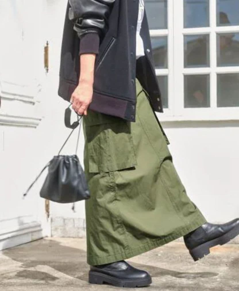 Spick & Span カーゴポケットIラインスカート　カーキ