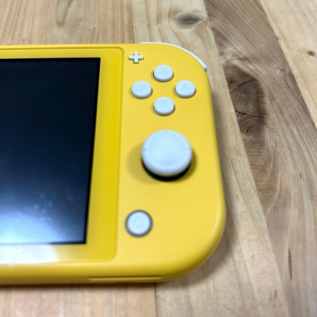 switch ライト　イエロー