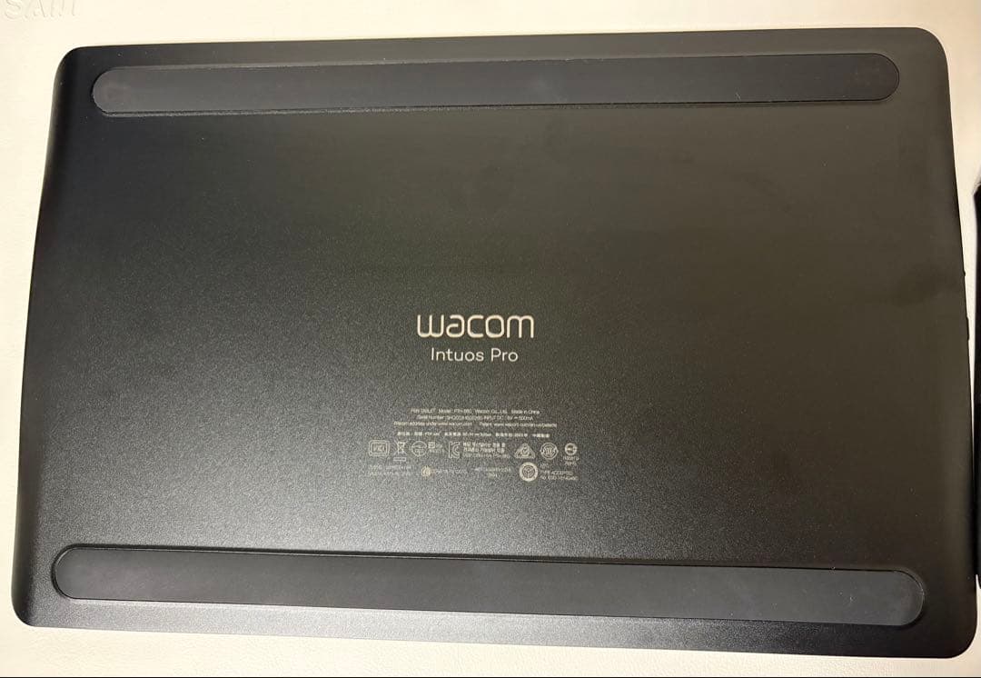 液タブ・ペンタブ Wacom Intuos Pro Medium PTH-660