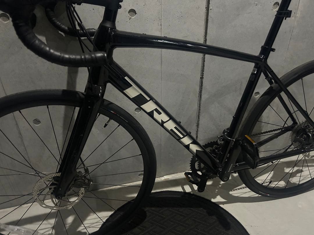 Trek ロードバイク ドマーネ　ブラック