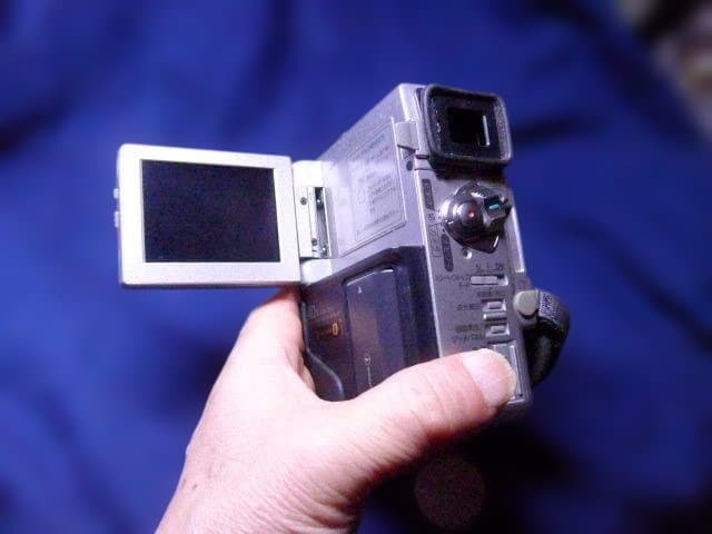 パスポートサイズ　SONY DCR-PC3 ビデオカメラ バリオゾナー