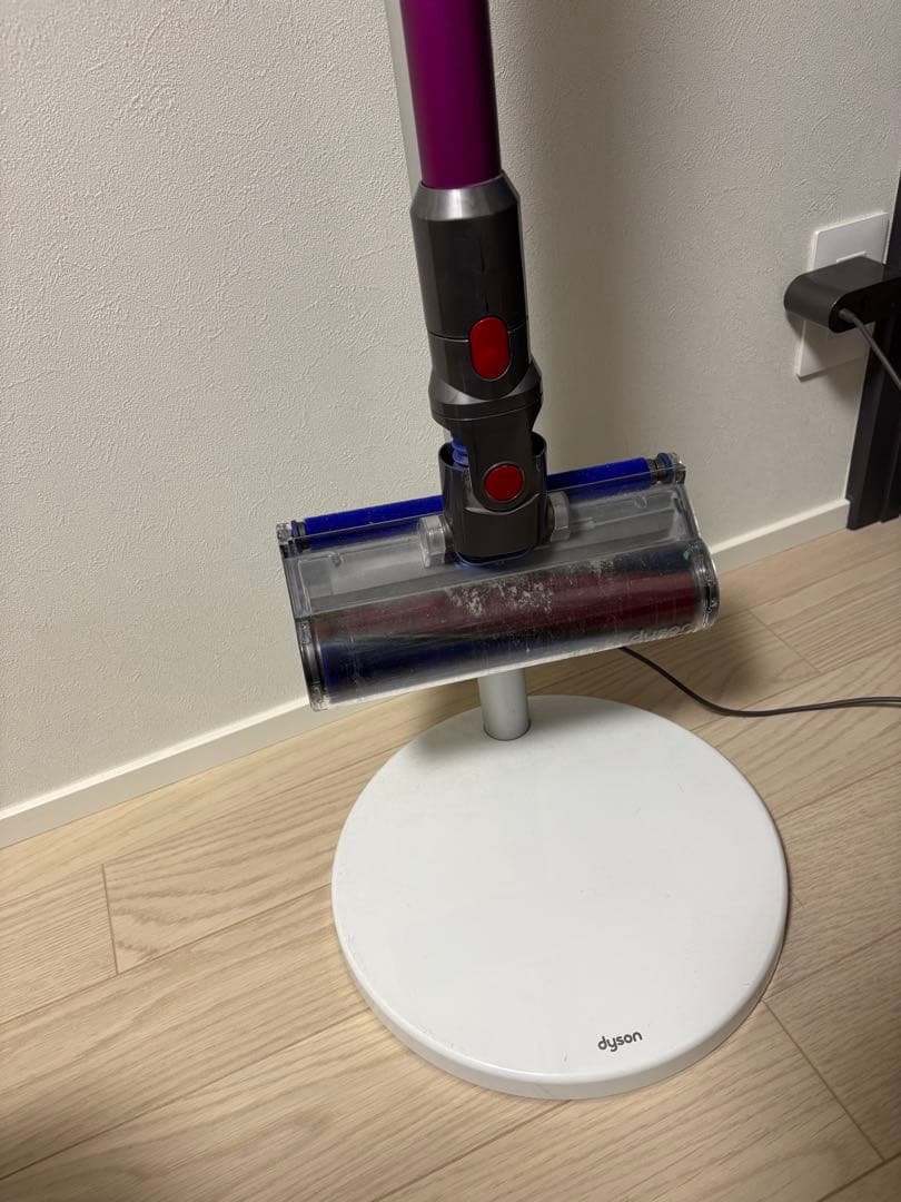 【ジャンク品】Dyson V11コードレスクリーナー　本体＆充電スタンド