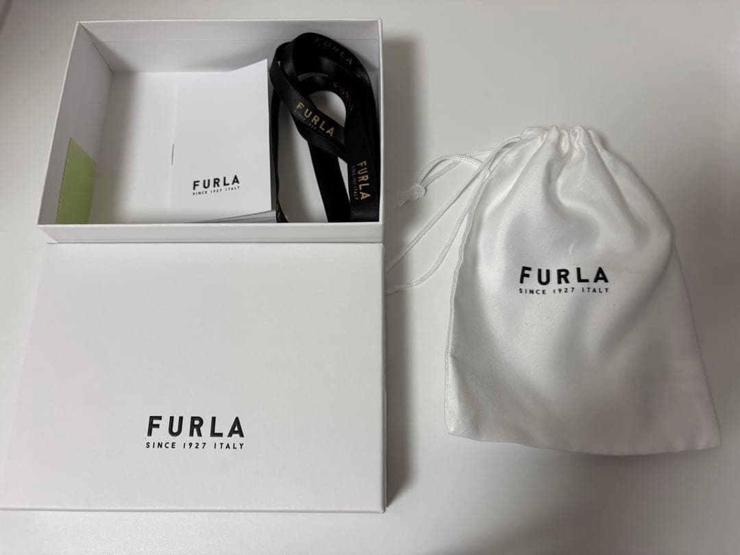 FURLA フルラ 水色 二つ折り財布 コンパクト財布Camelia BLUE