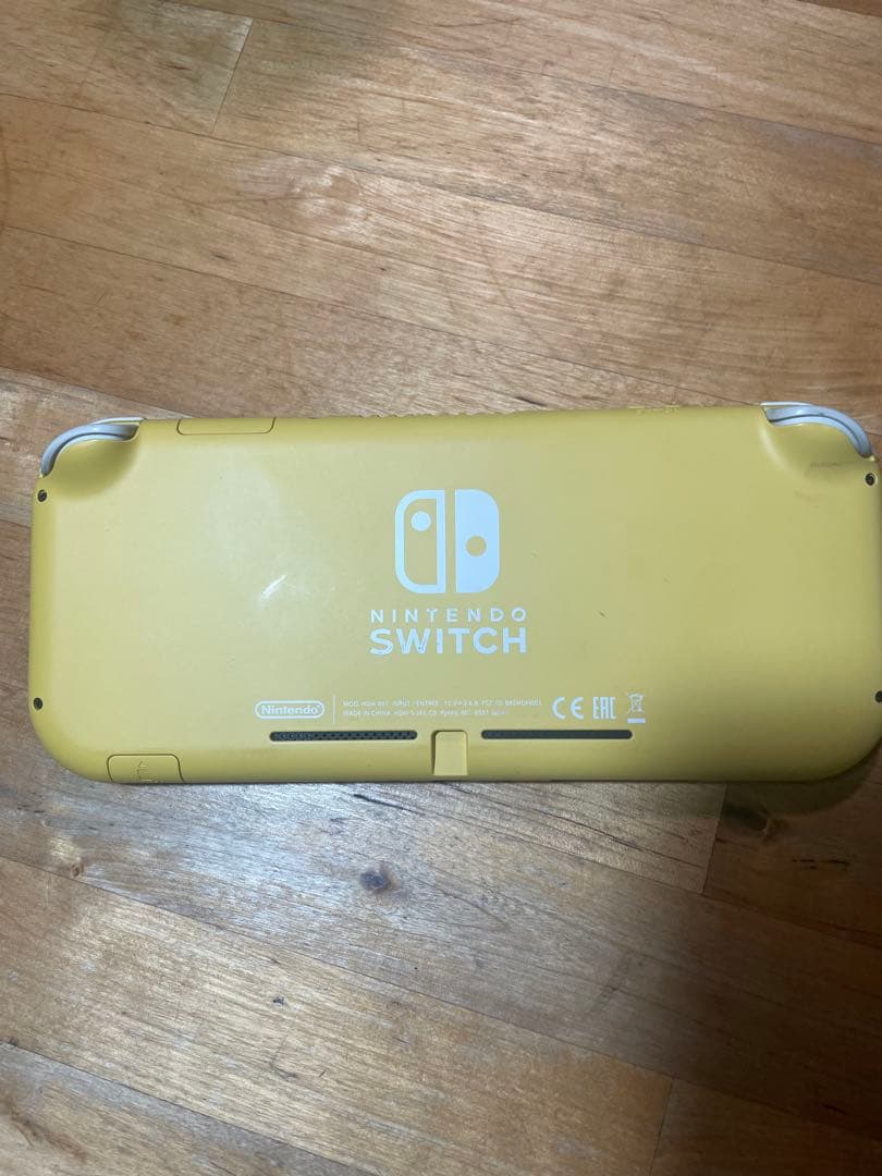 Nintendo Switchライト　黄色　本体のみの