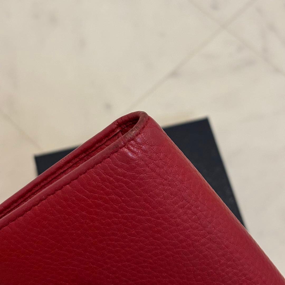 PRADA レザー 二つ折り財布　レッド 赤