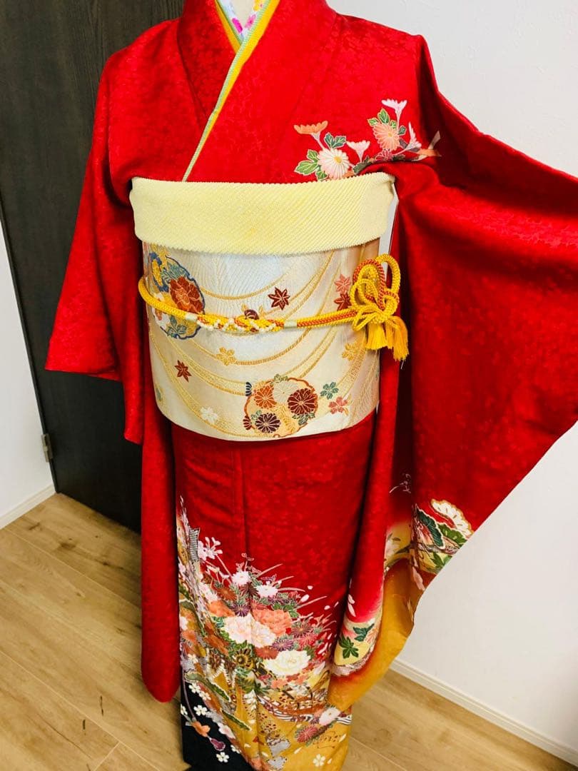 振袖7点フルセット 豪華振袖　黄色　正絹 赤 花柄 絹
