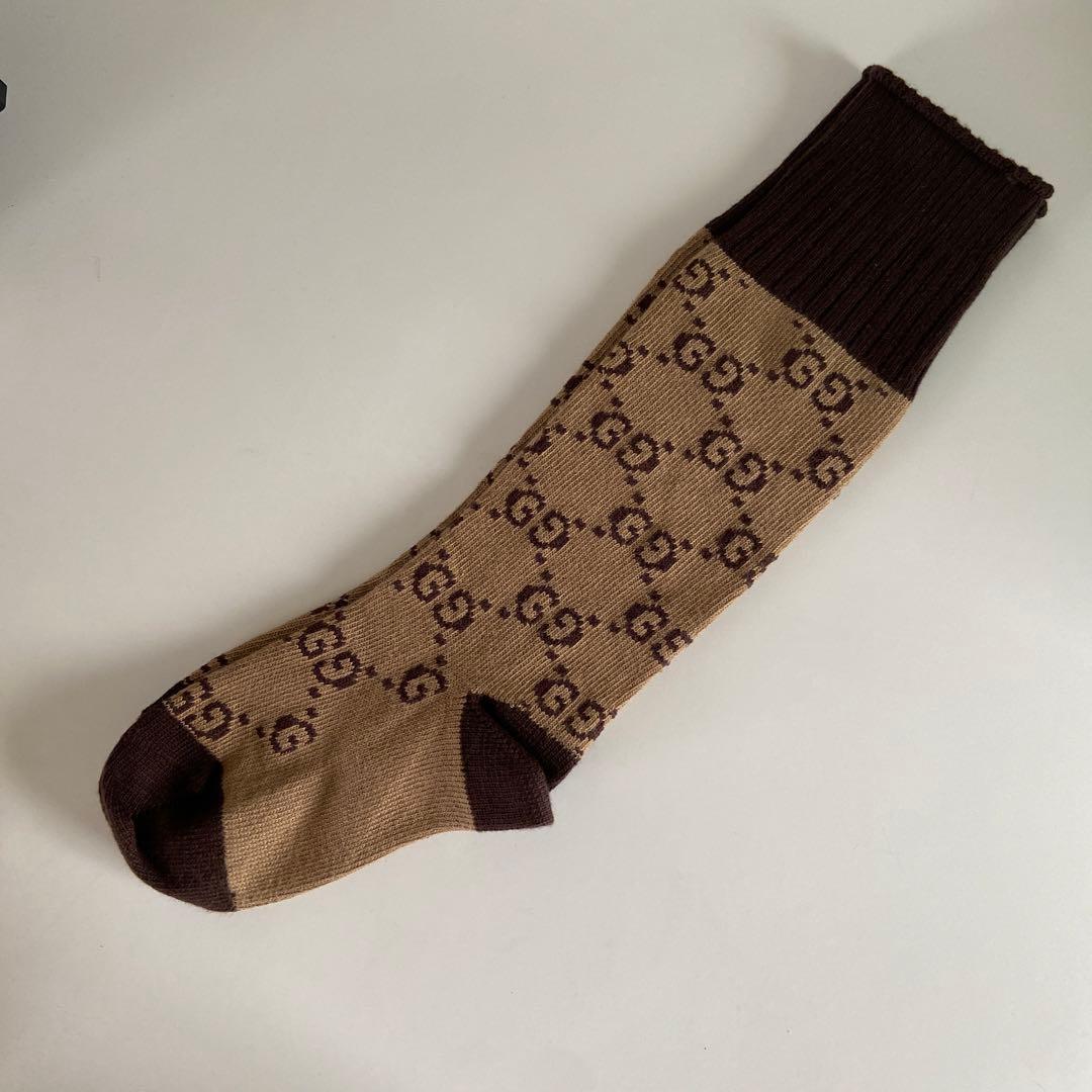 Gucci GGロゴソックス ベージュ✖︎ブラウン　グッチ　レディース　くつ下