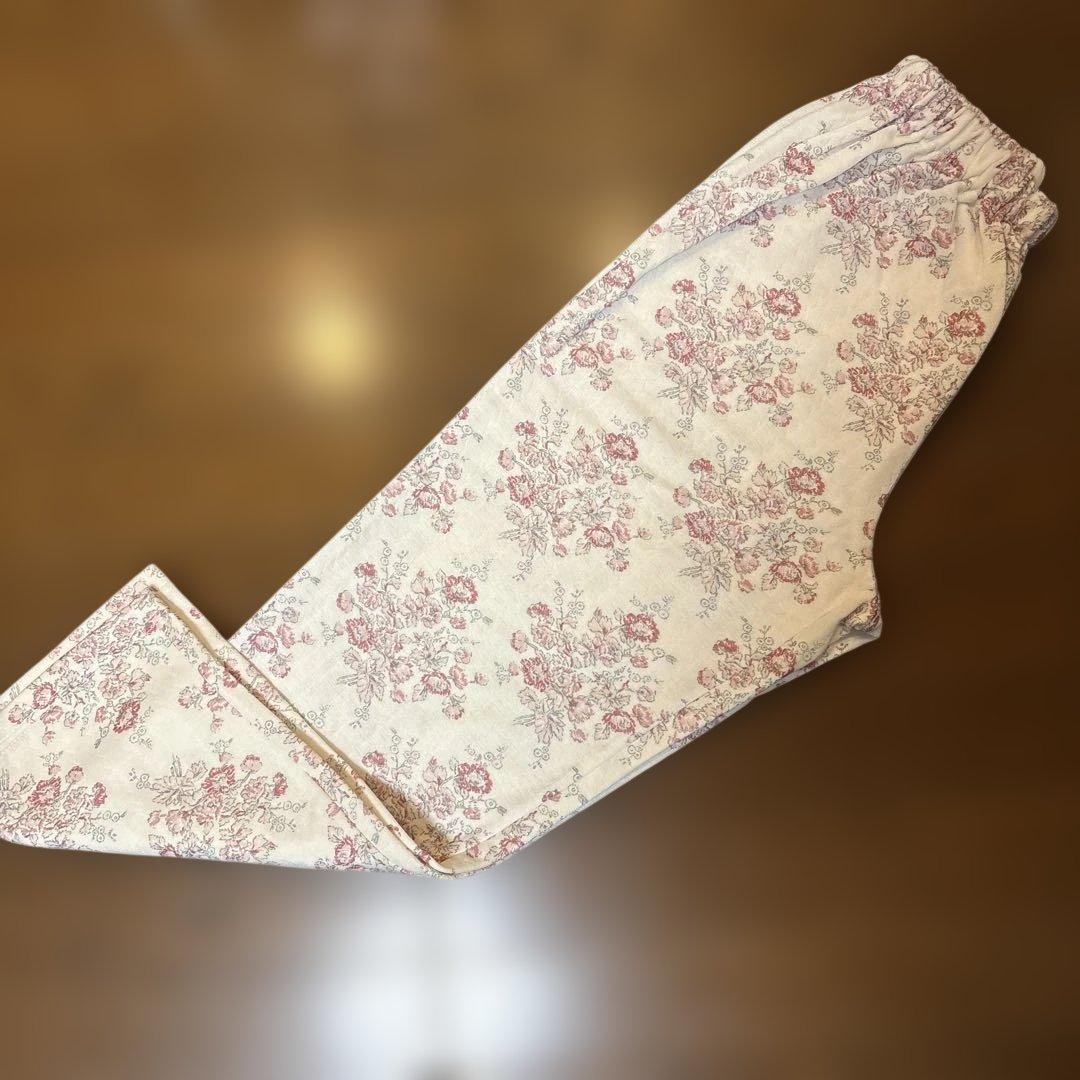新品タグ付き【LAURA ASHLEY 】婦人パジャマ キルティング Mサイズ