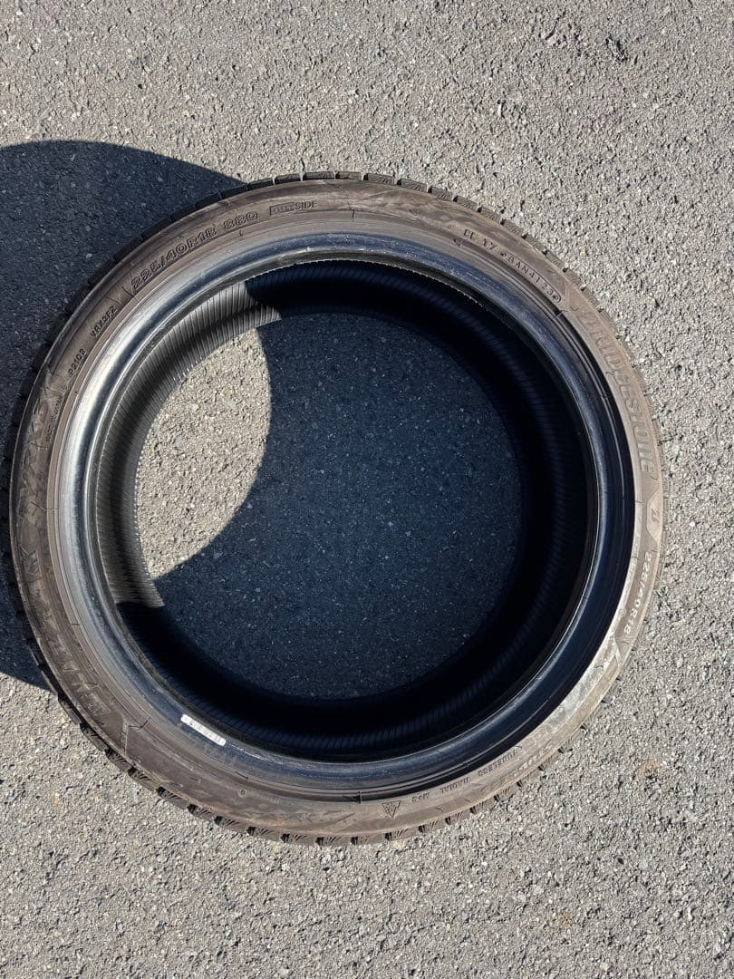 ブリザックVRX3 225/40 R18 2023年10月製スタッドレスタイヤ