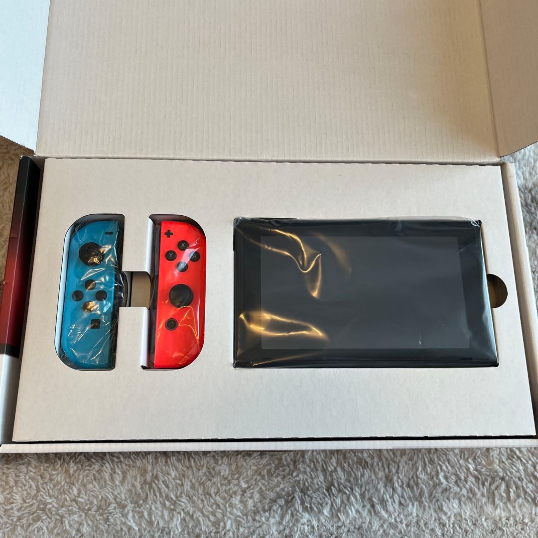 Nintendo Switch 本体（付属品すべて純正・完備）