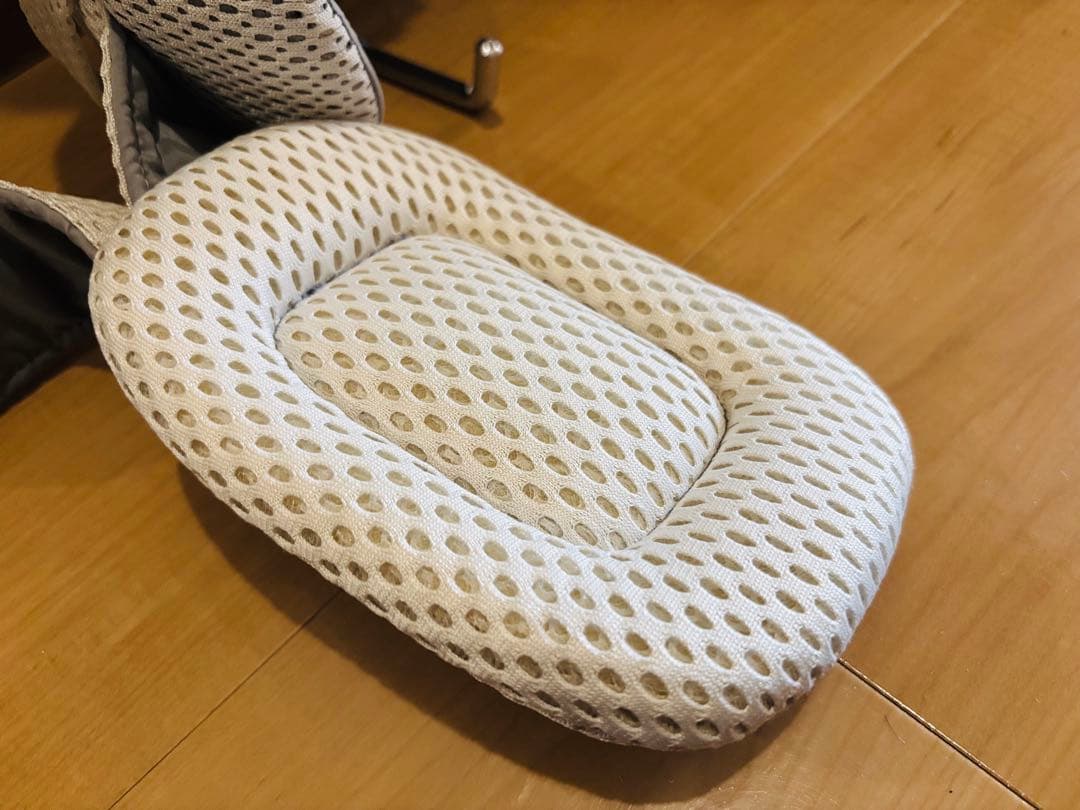 【極美品】ベビービョルン　ハーモニー　抱っこ紐　クリーム
