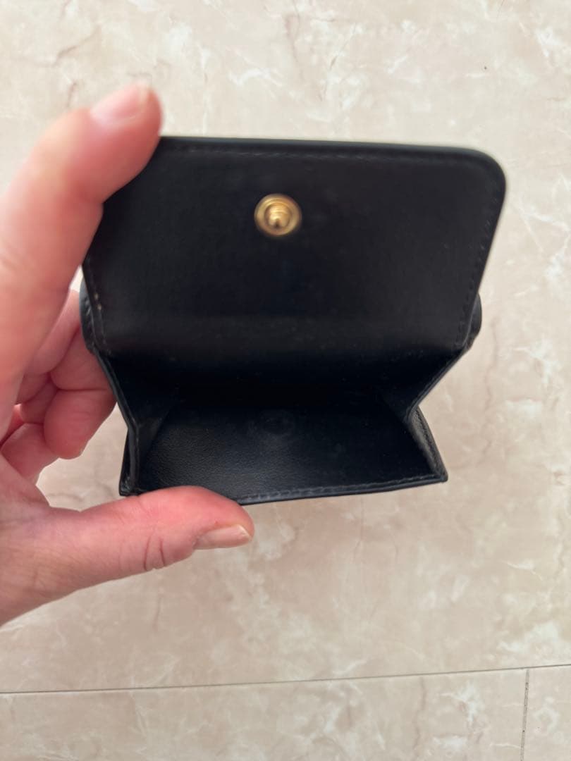 MIU MIU リボン付き三つ折り財布