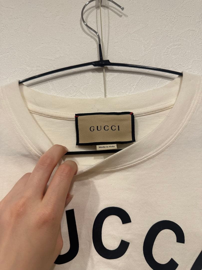 GUCCI アイボリー ロゴ Tシャツ 1921