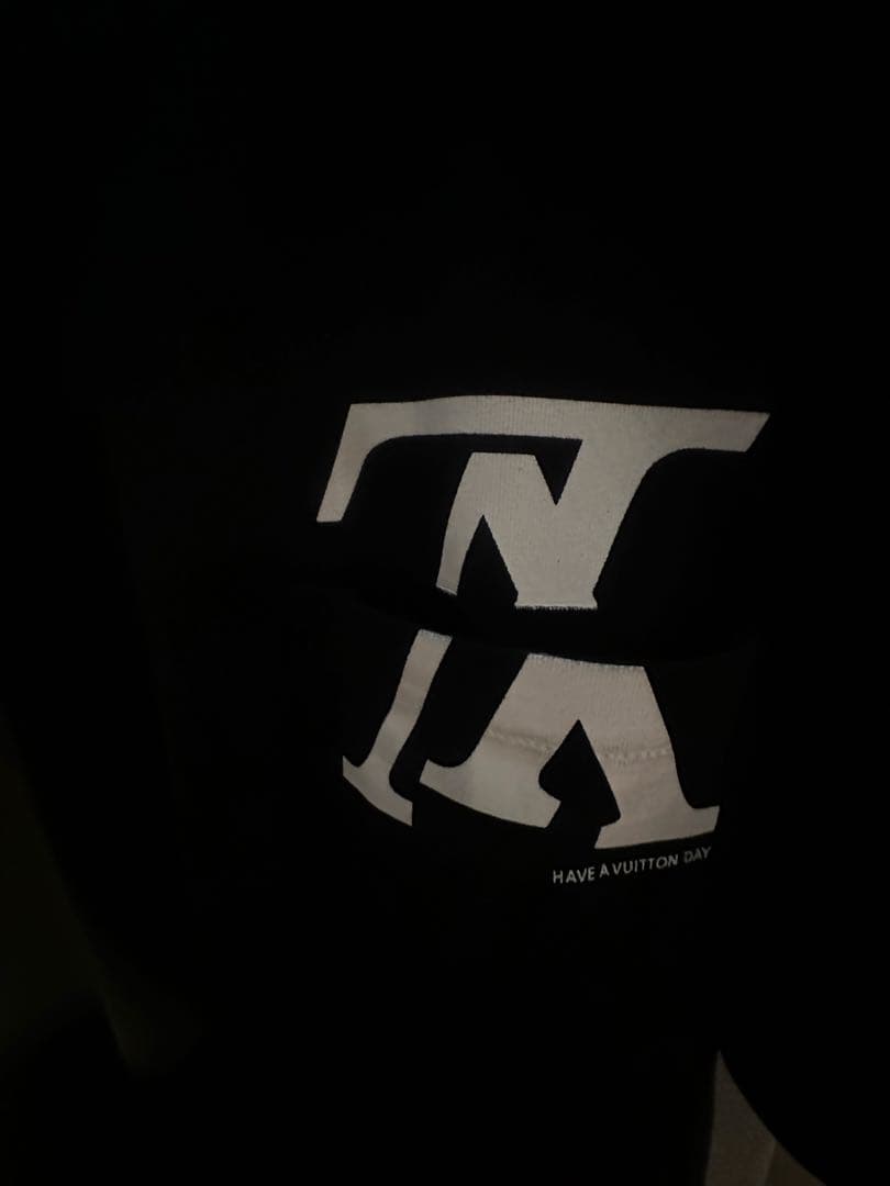 ルイヴィトンLサイズTシャツ