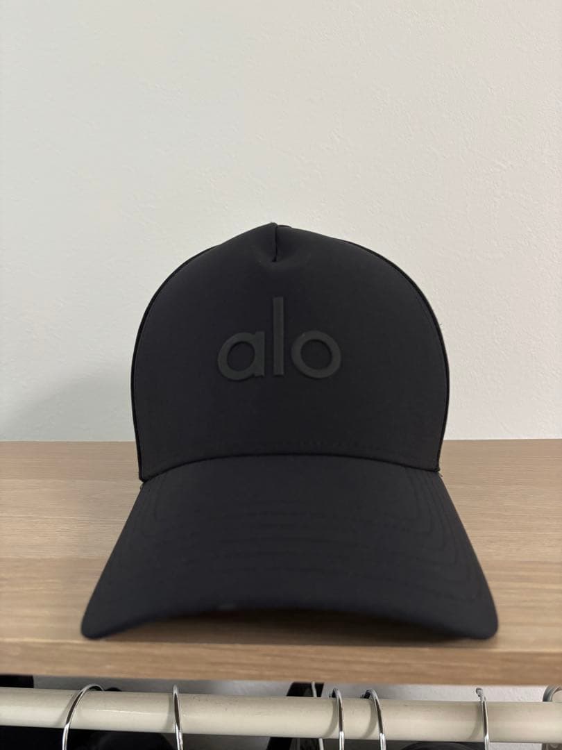 alo ブラック キャップ