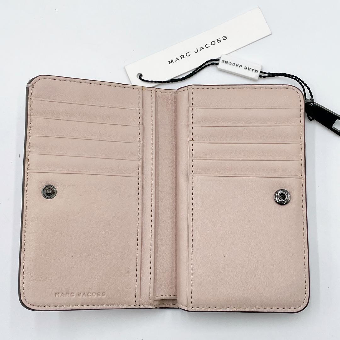 極美品 MARC JACOBS 二つ折り財布 スナップショット m664