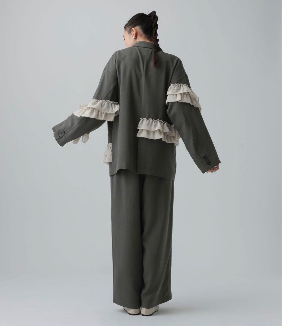 【新品】リネンライクドライシリーズ　フリルW長袖ジャケット　チャコール