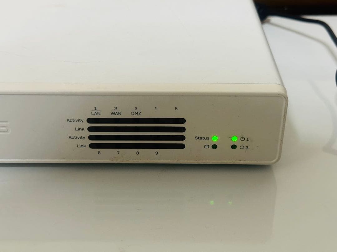 Sophos XG 135 スイッチングハブ
