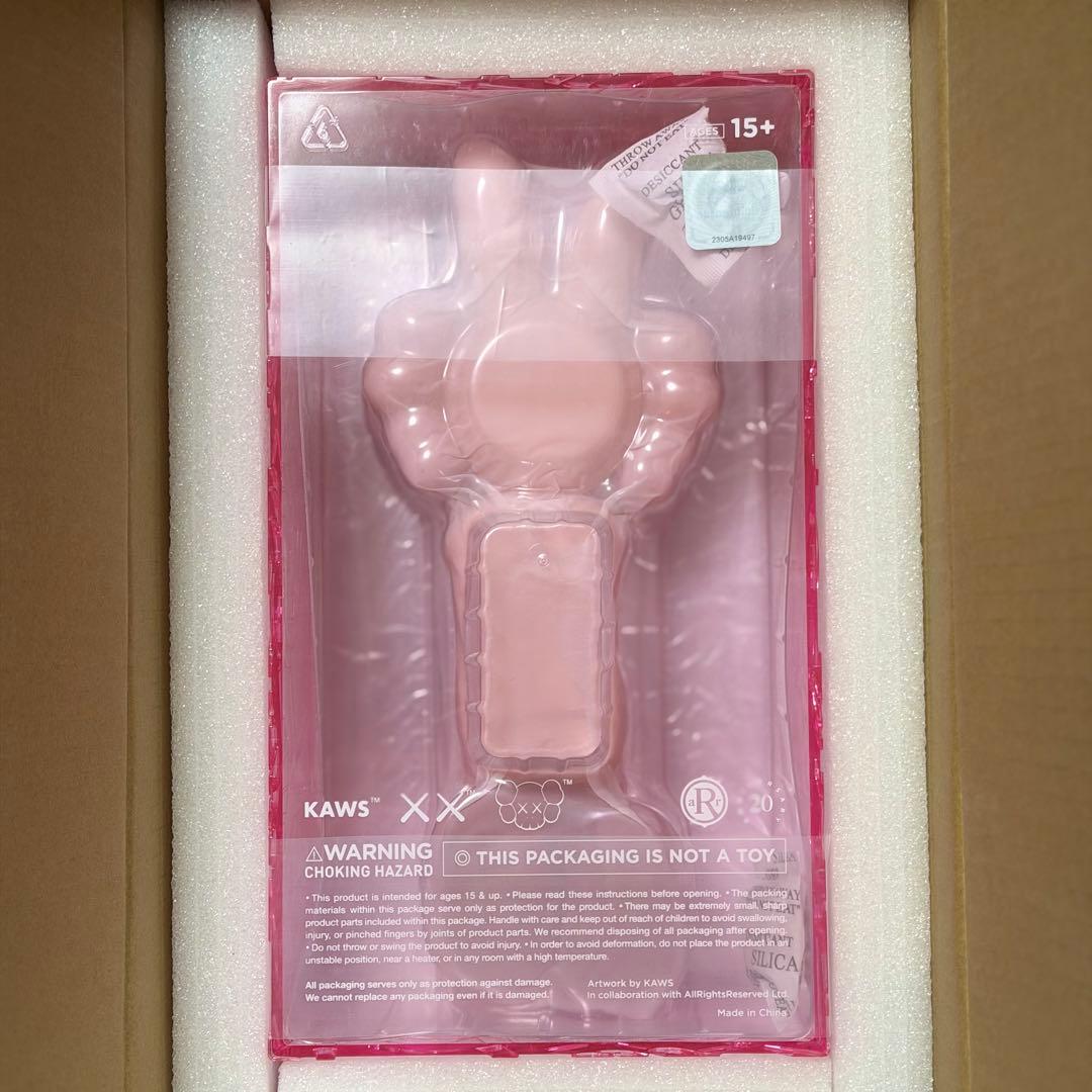 KAWS HOLIDAY INDONESIA Pink カウズ フィギュア