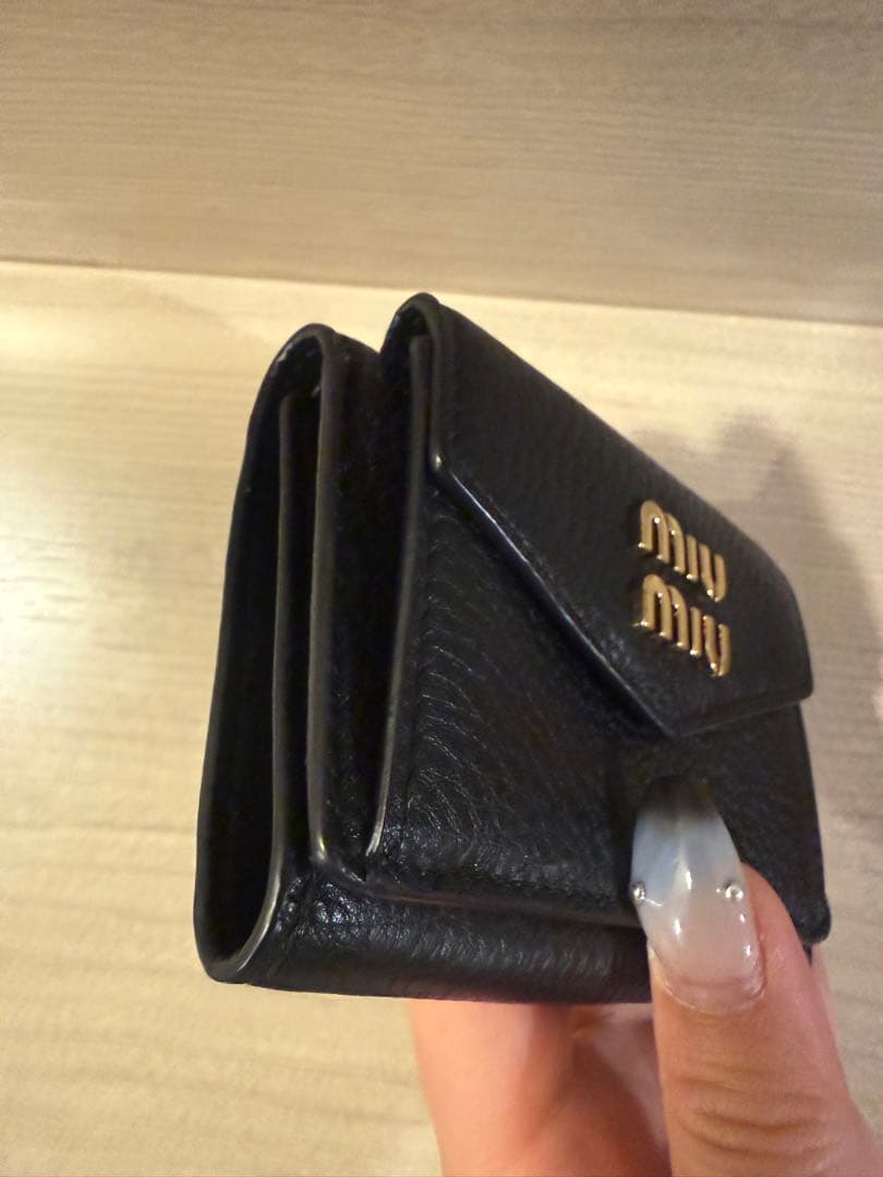 m*7様 MIUMIU ヴィッテロダイノレザー 三つ折り財布