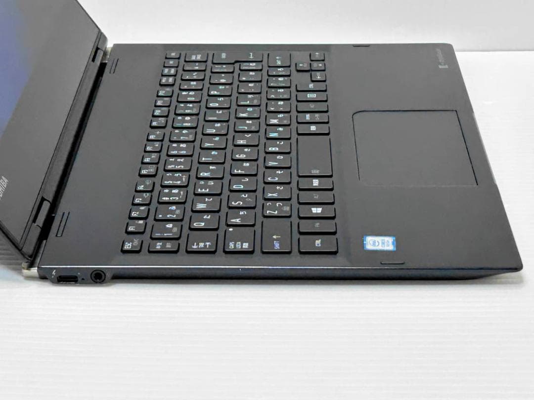 m*.様 第8世代i5 dynabook VC72/DR SSD256 12.5