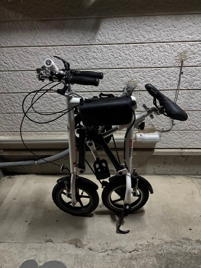 10いいね記念３日間限定開催-2000円　折りたたみ自転車 16イン空気入れ付き