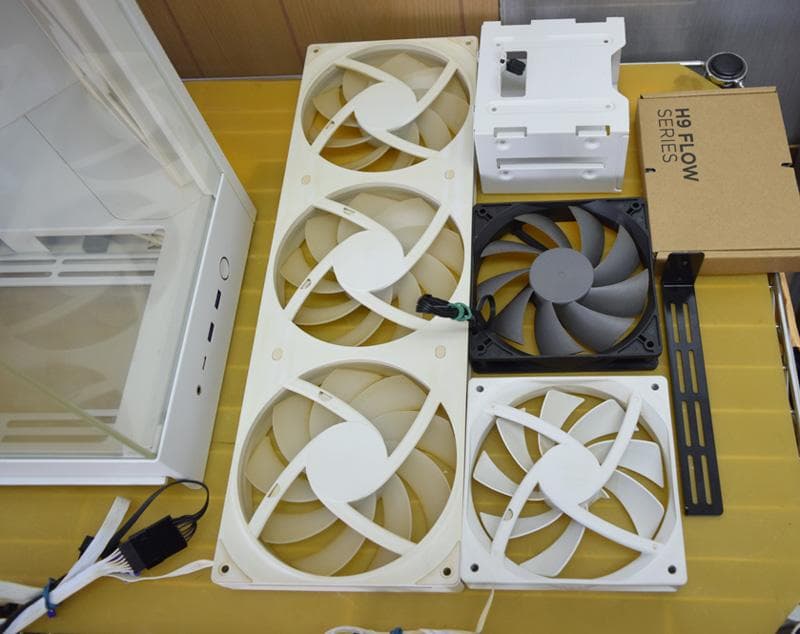 ♪ NZXT ゲーミングPCケース CA-2403/CM-H92FW-R1 ♪