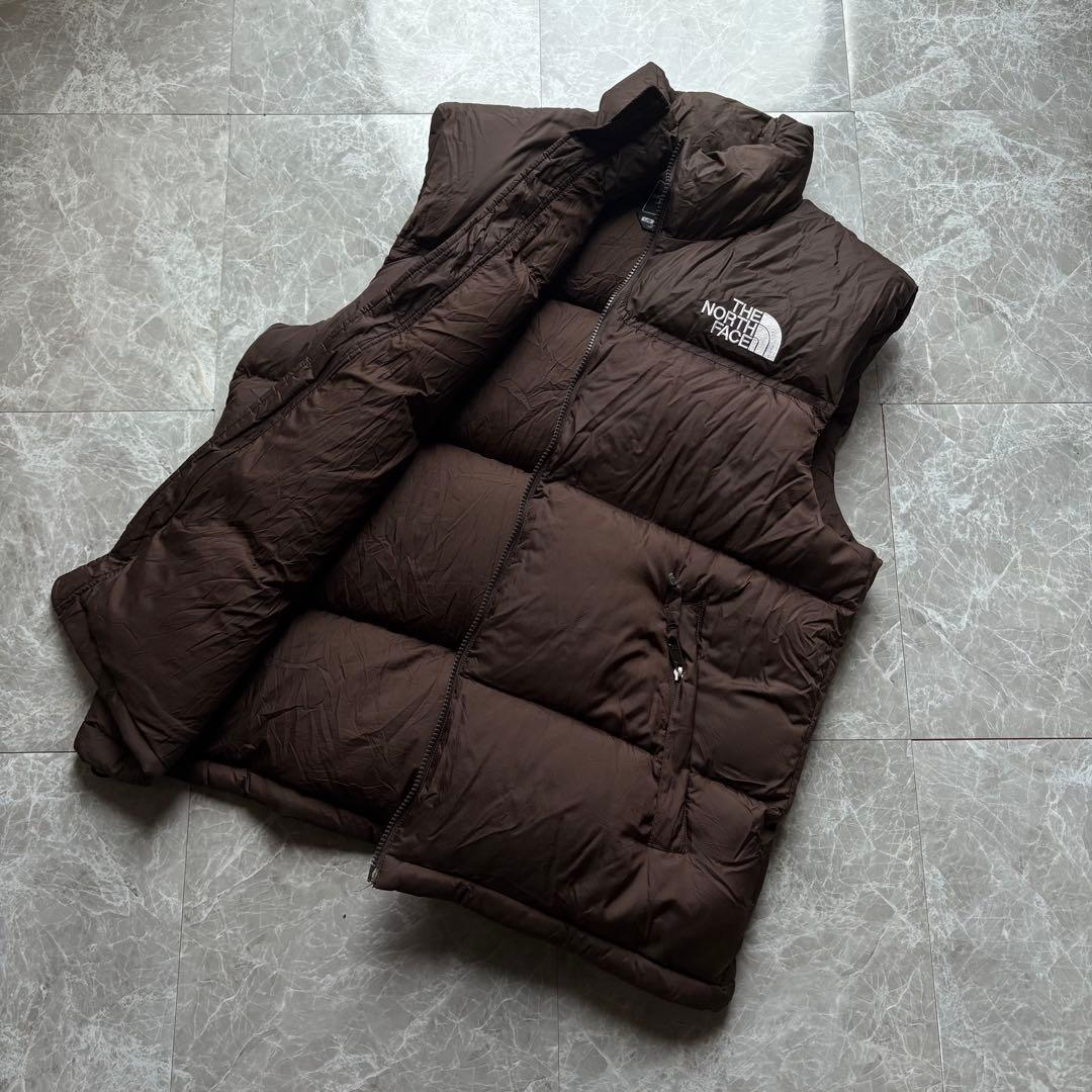 【大人気モデル‼️】North Face ダウンベスト センターロゴ ブラウン L